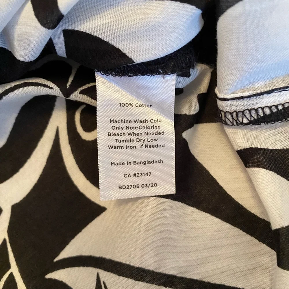 Talbots petite black and white tropical top. - Picture 6 of 8